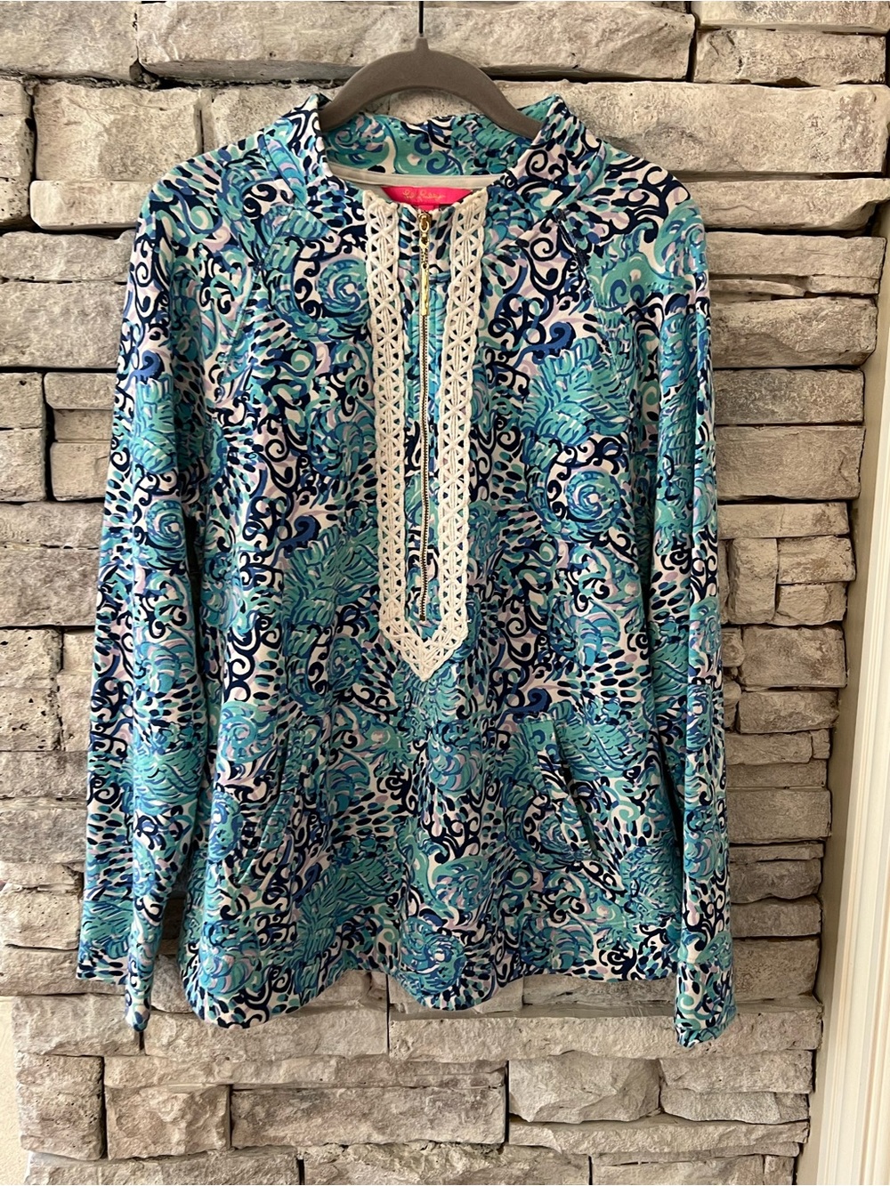 Lilly Pulitzer Quarter Zip Blue & WhiteWomen's Pullover Size Large
